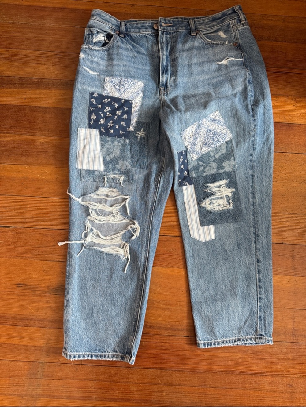 American Eagle Patchwork Jeans